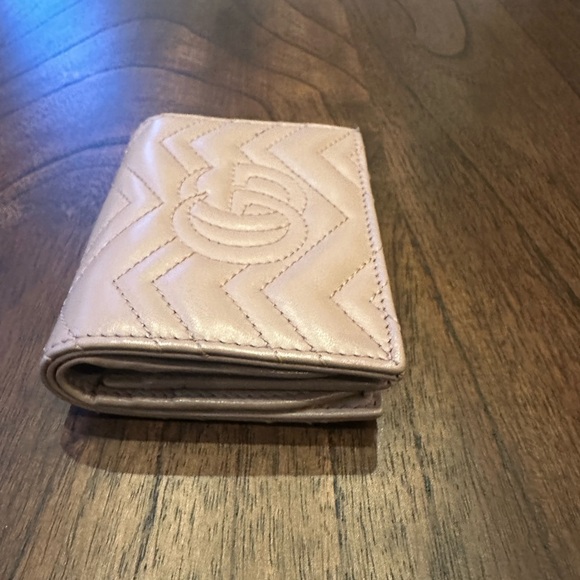 Gucci Double G Logo Calfskin Compact Wallet - Picture 7 of 13